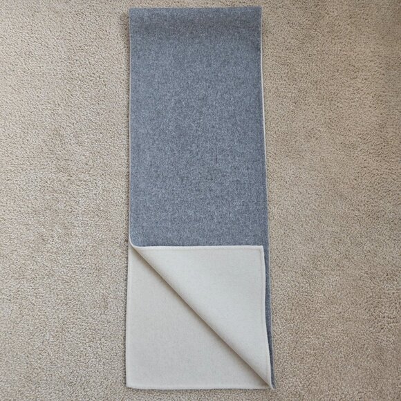 NWOT Reversible Wool Scarf Minimalist Modern Grey & Cream - Picture 6 of 16
